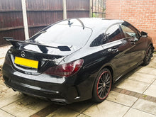 Afbeelding in Gallery-weergave laden, CLA 45 Diffuser uitlaat tips AMG shooting Brake en sedan Black editie