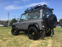 Afbeelding in Gallery-weergave laden, Defender Kahn design wielkasten Piano Black hoogglans